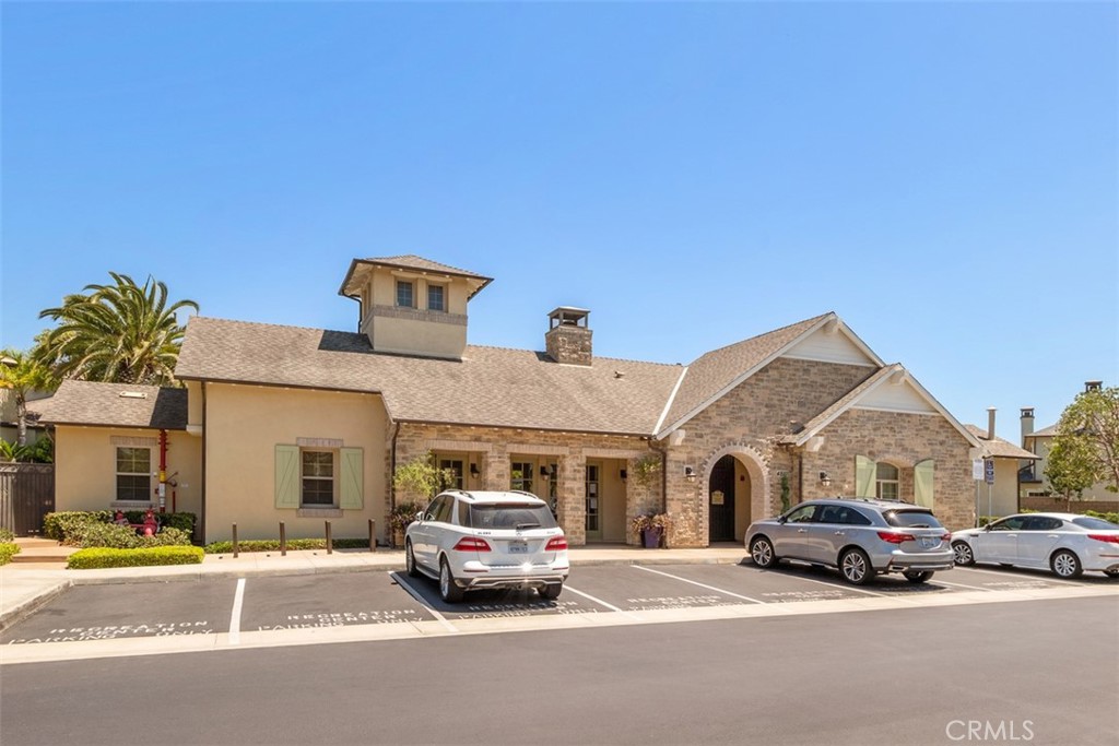 4692 Oceanridge Drive