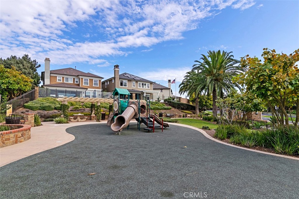 4692 Oceanridge Drive