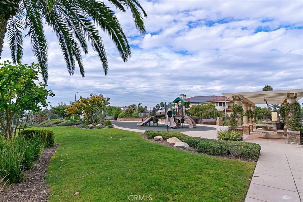 4692 Oceanridge Drive