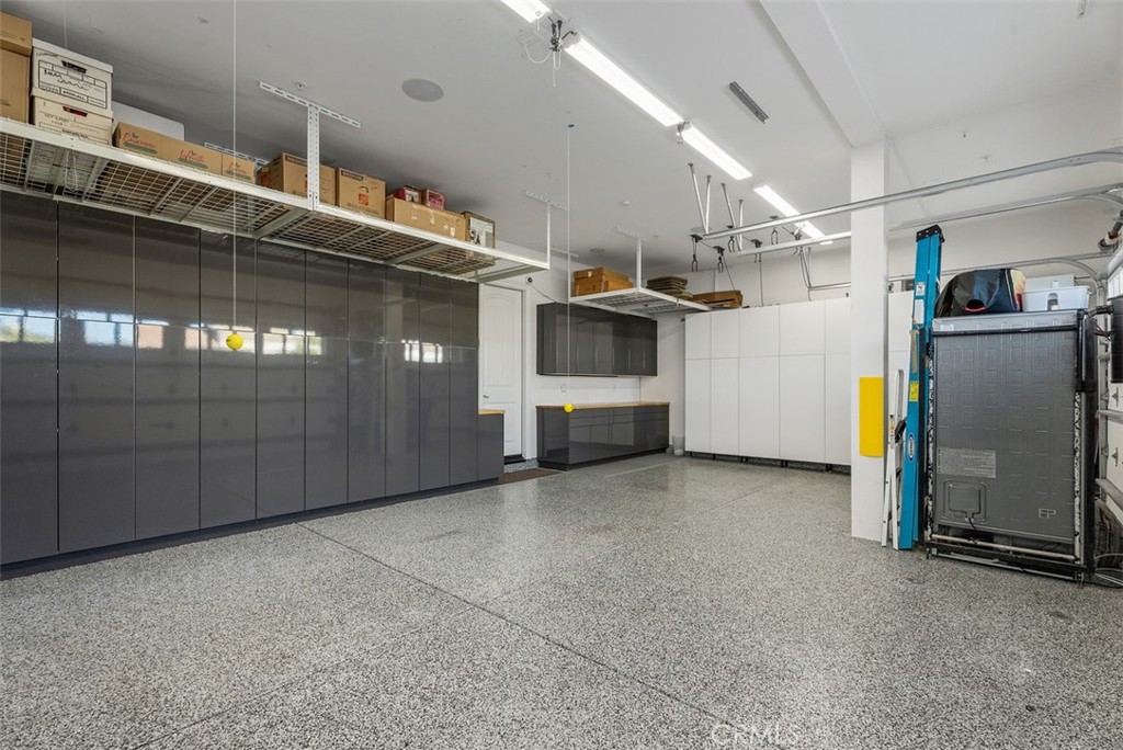 4692 Oceanridge Drive