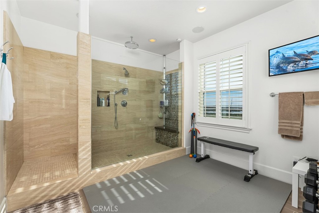 4692 Oceanridge Drive