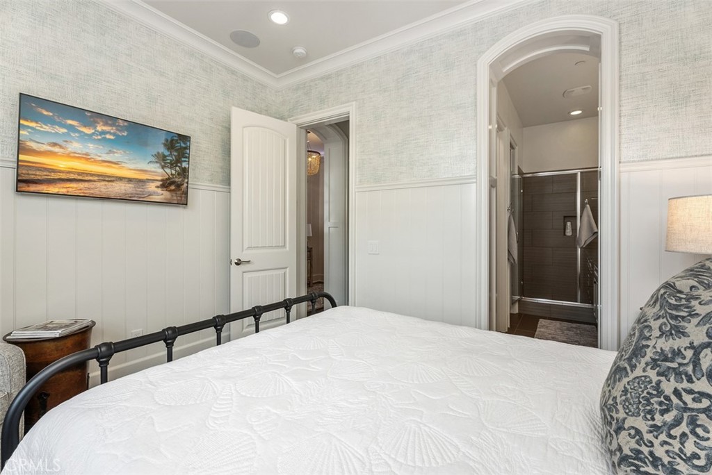 4692 Oceanridge Drive