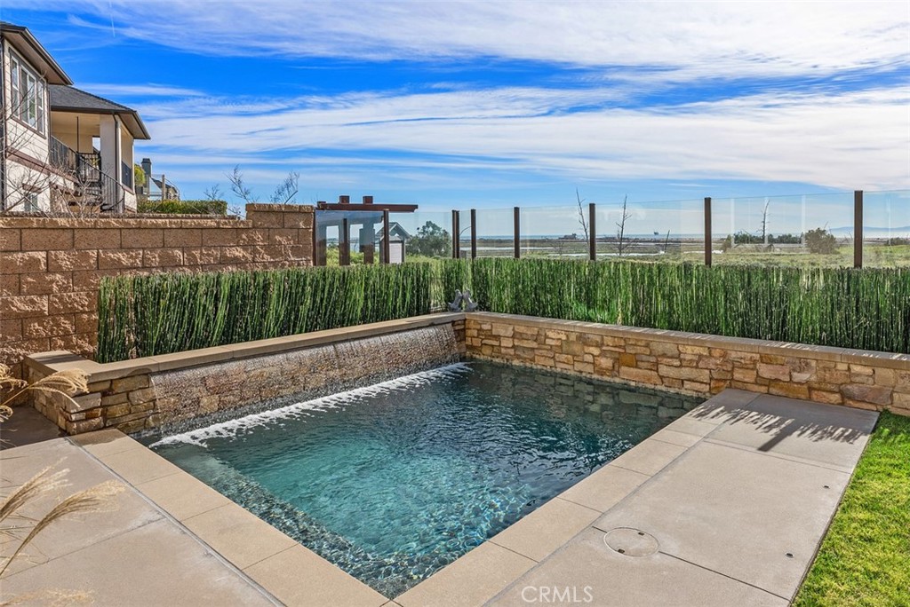 4692 Oceanridge Drive