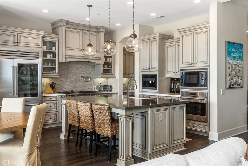 4692 Oceanridge Drive