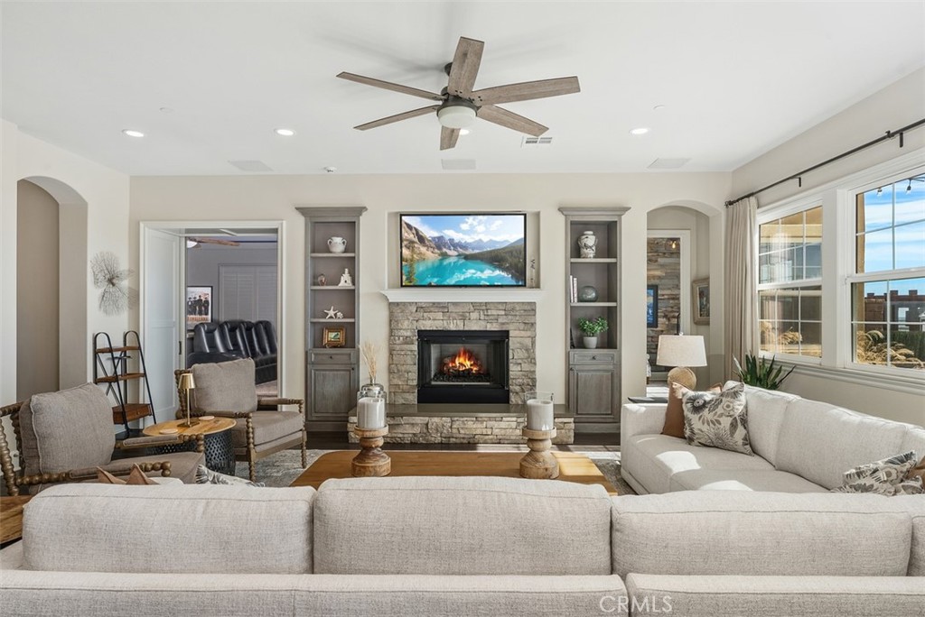 4692 Oceanridge Drive