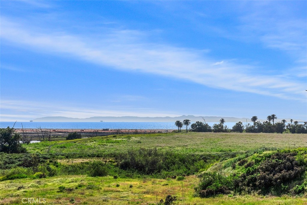 4692 Oceanridge Drive