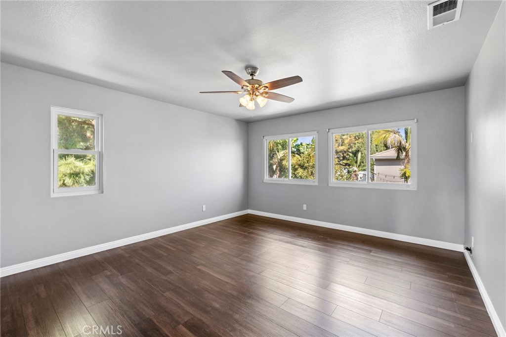 74 Linhaven