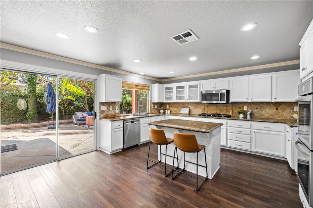 74 Linhaven