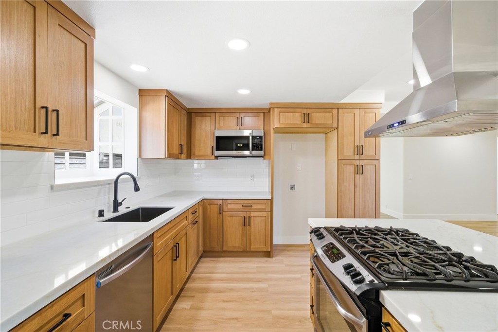19562 Aragon Circle