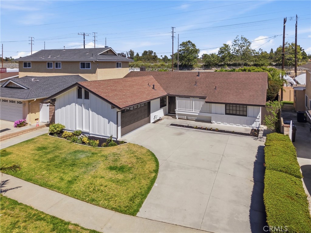 19562 Aragon Circle