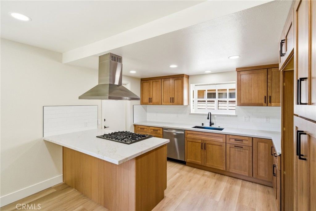 19562 Aragon Circle