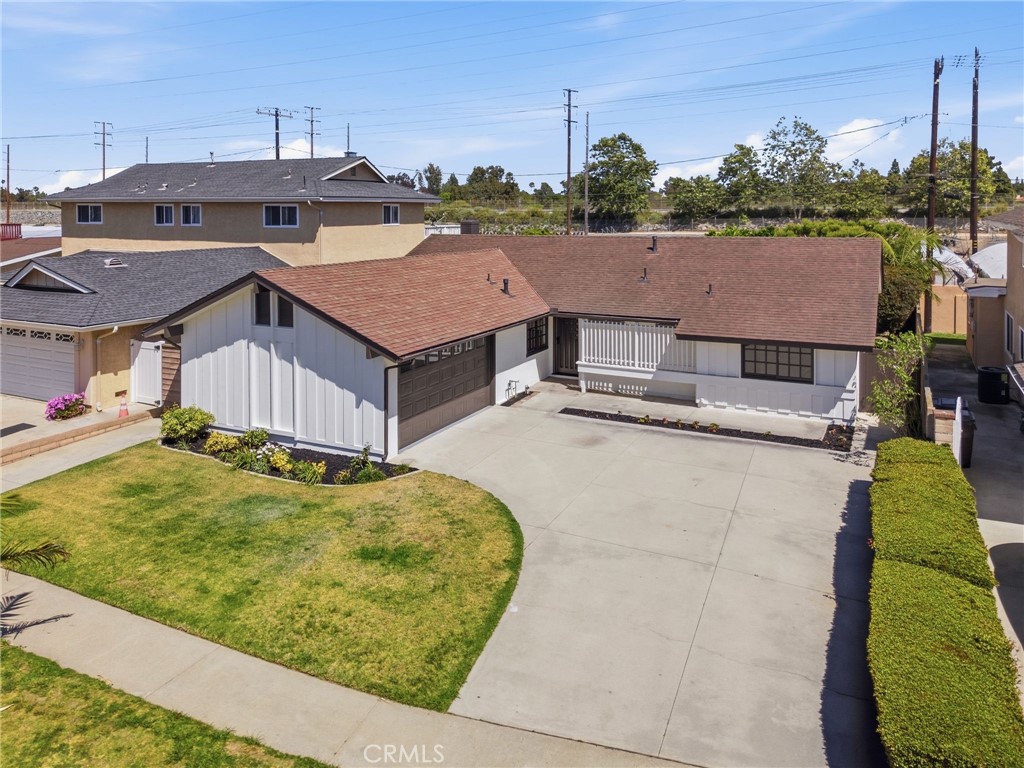 19562 Aragon Circle