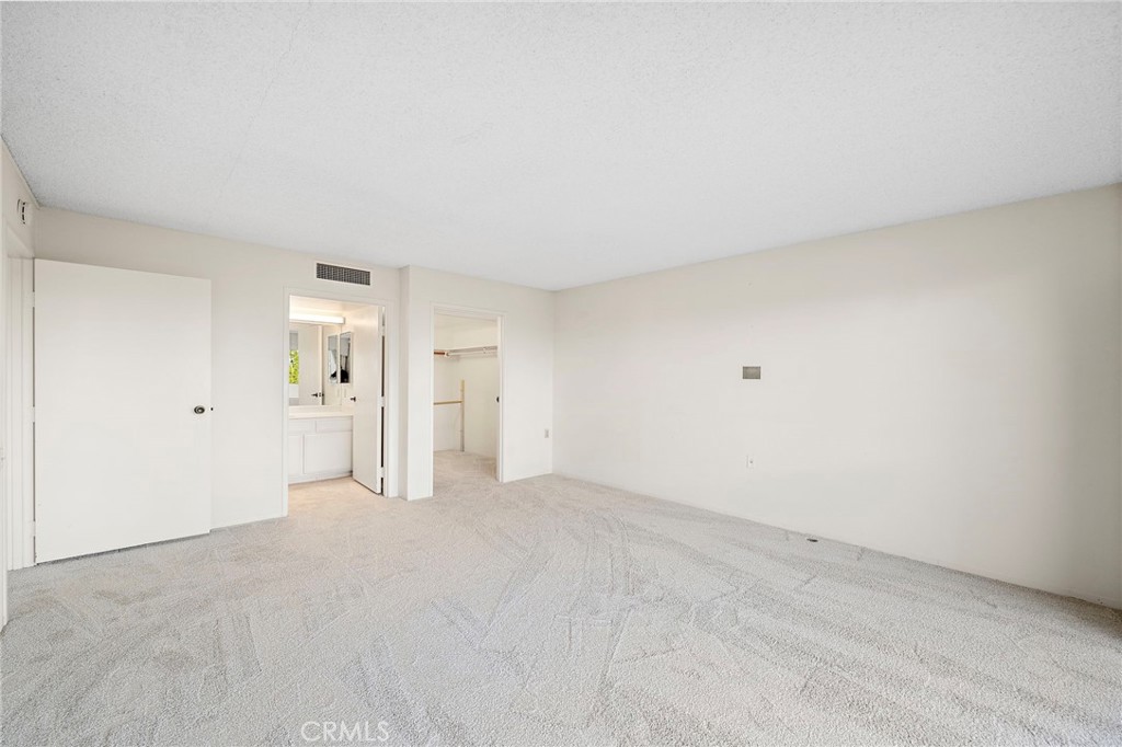 24055 Paseo Del Lago