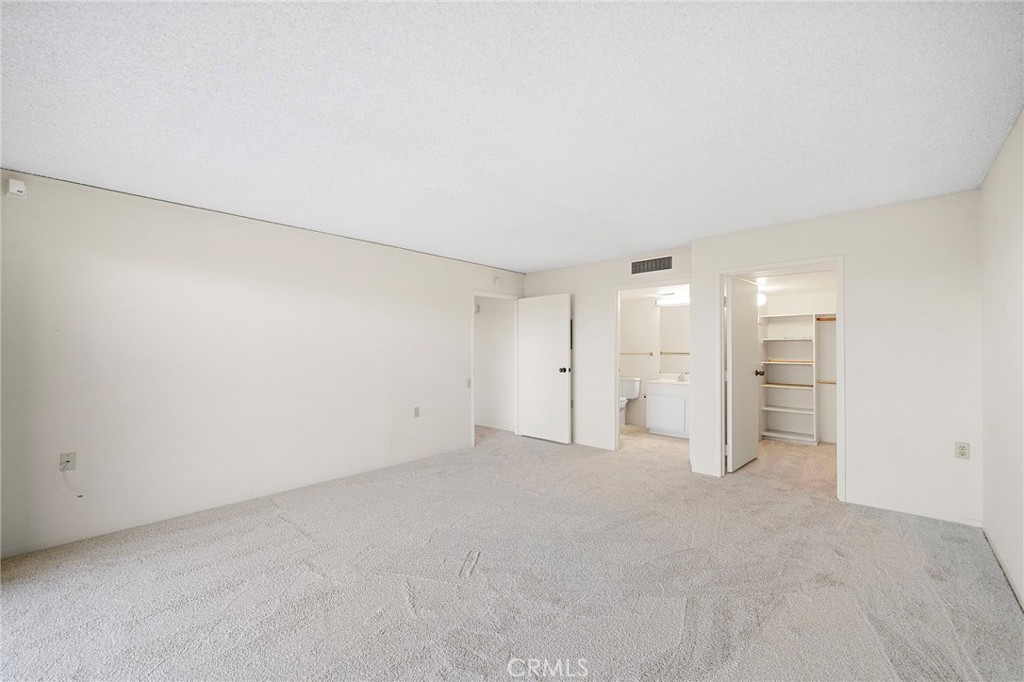 24055 Paseo Del Lago