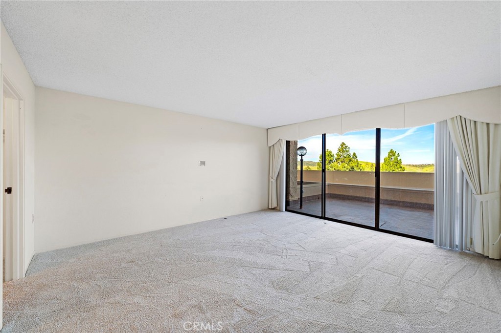 24055 Paseo Del Lago