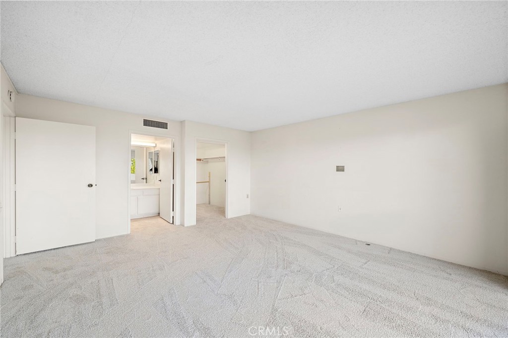 24055 Paseo Del Lago