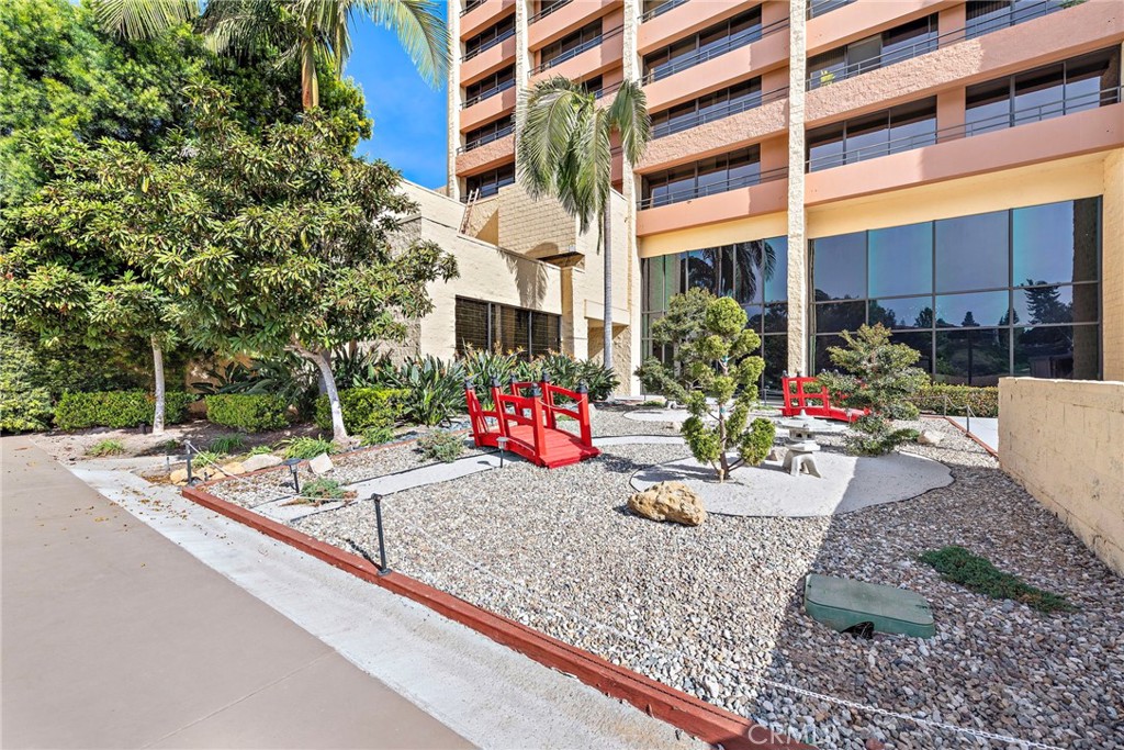 24055 Paseo Del Lago