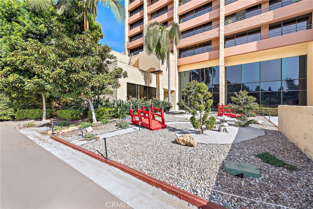 24055 Paseo Del Lago