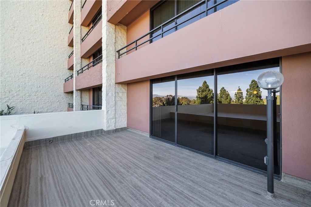 24055 Paseo Del Lago