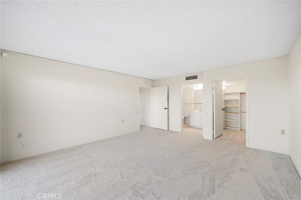 24055 Paseo Del Lago