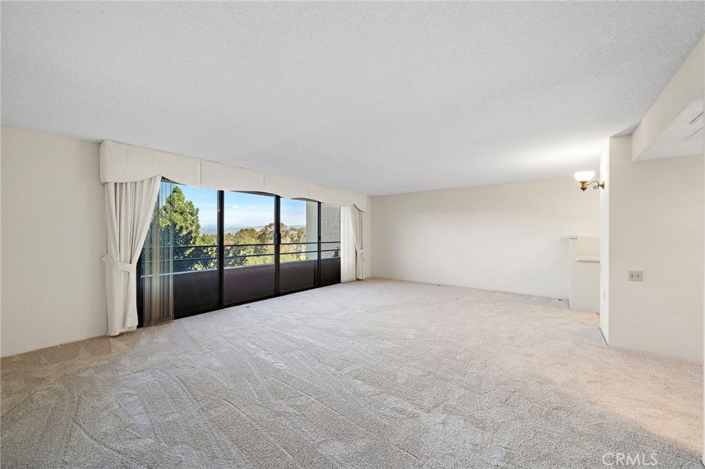 24055 Paseo Del Lago