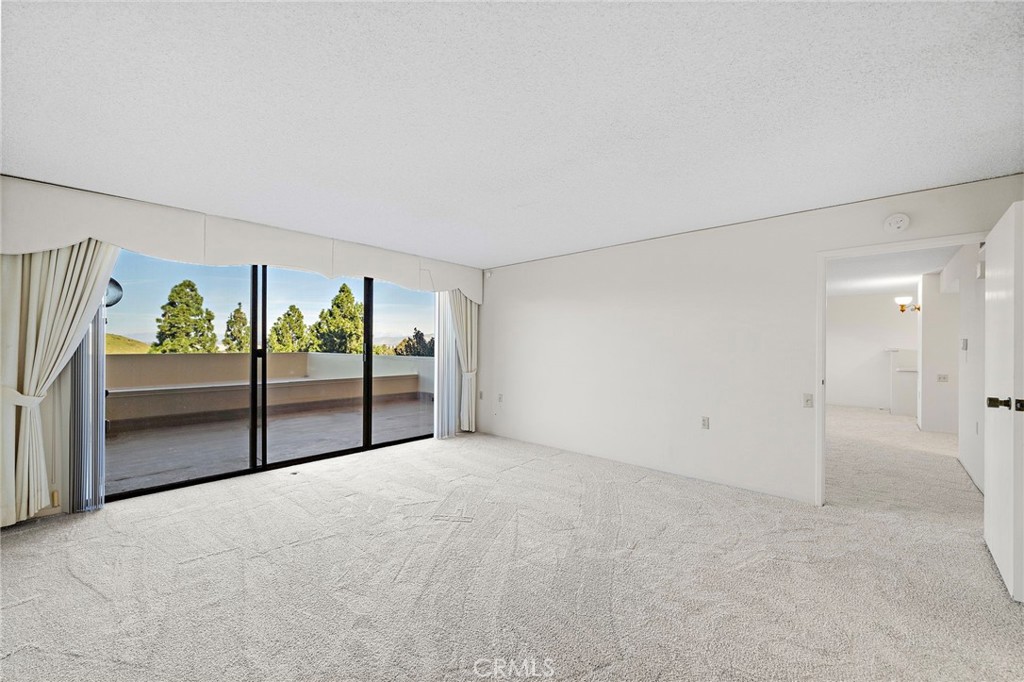 24055 Paseo Del Lago