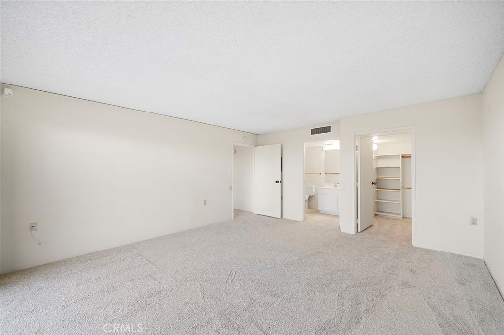 24055 Paseo Del Lago