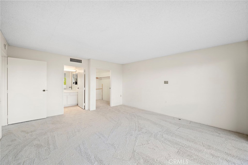 24055 Paseo Del Lago