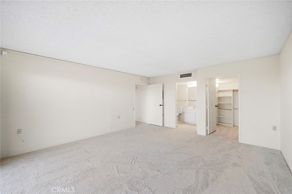 24055 Paseo Del Lago