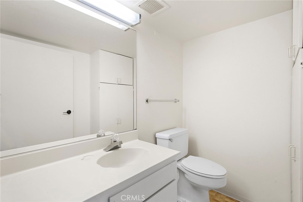 24055 Paseo Del Lago