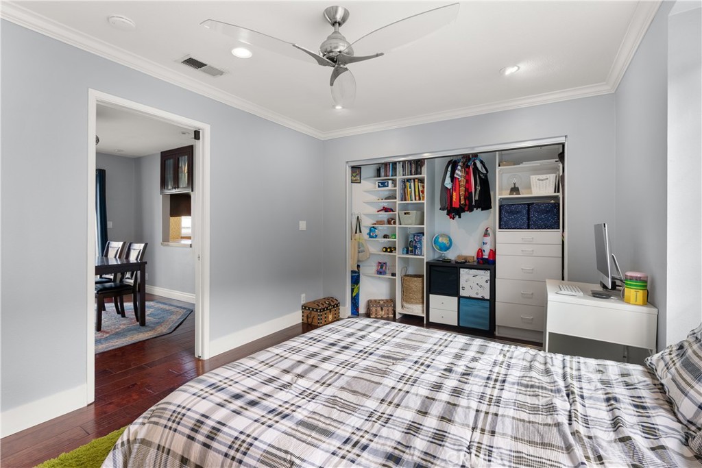 2330 vangurad Way L101