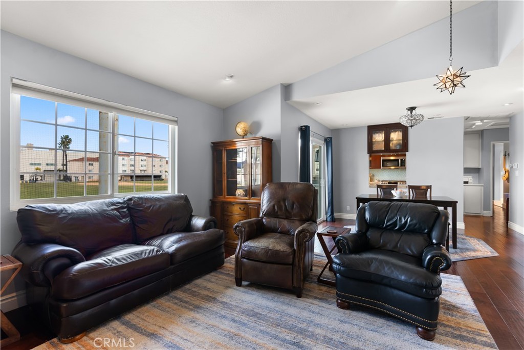 2330 vangurad Way L101