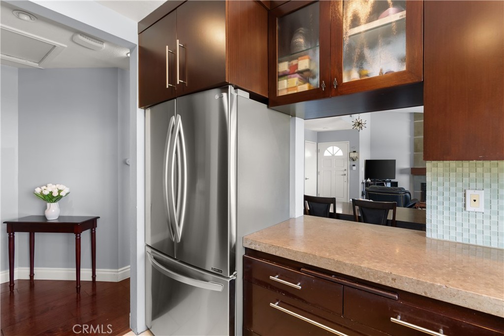 2330 vangurad Way L101