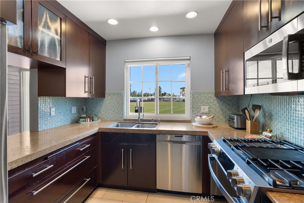 2330 vangurad Way L101
