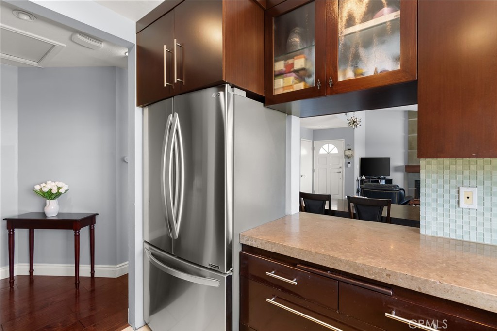 2330 vangurad Way L101