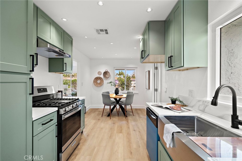 1410 W Camden Place
