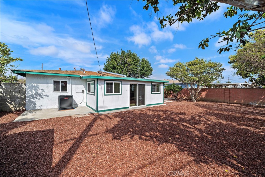 1410 W Camden Place