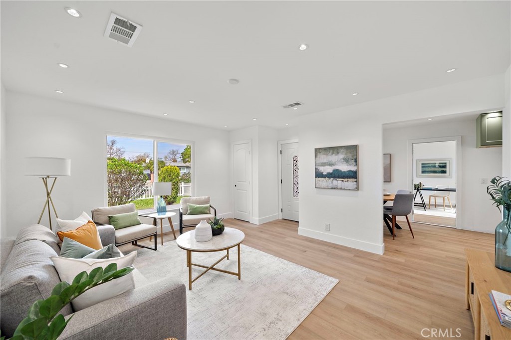 1410 W Camden Place