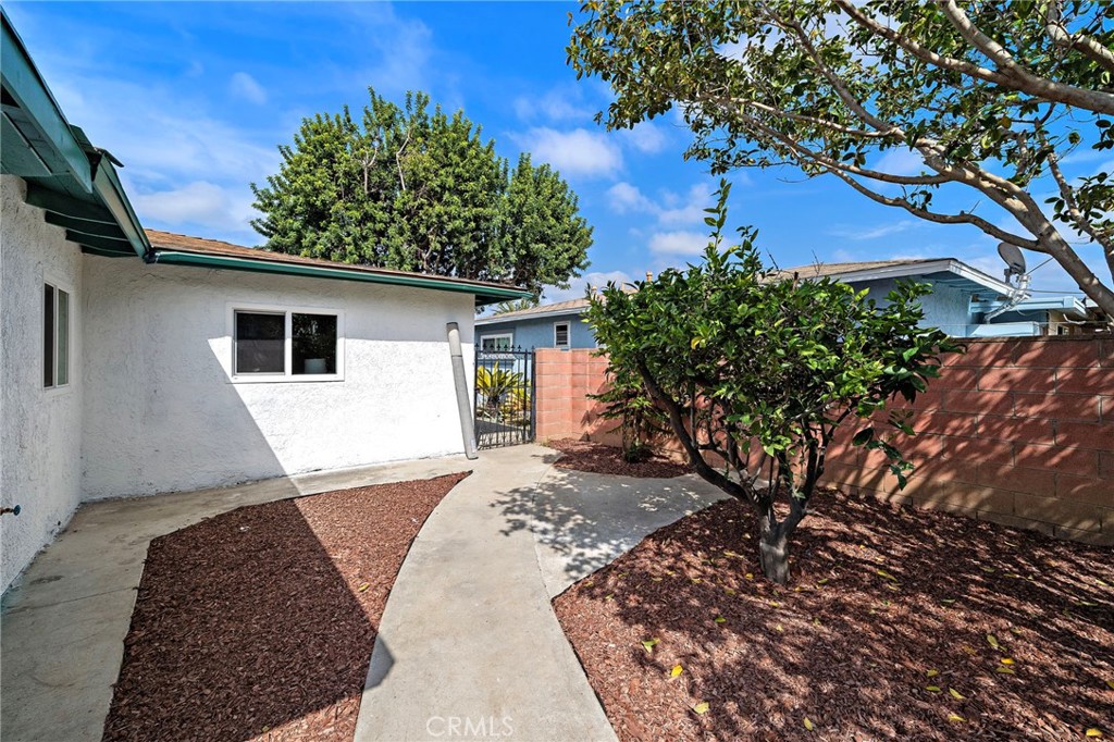 1410 W Camden Place