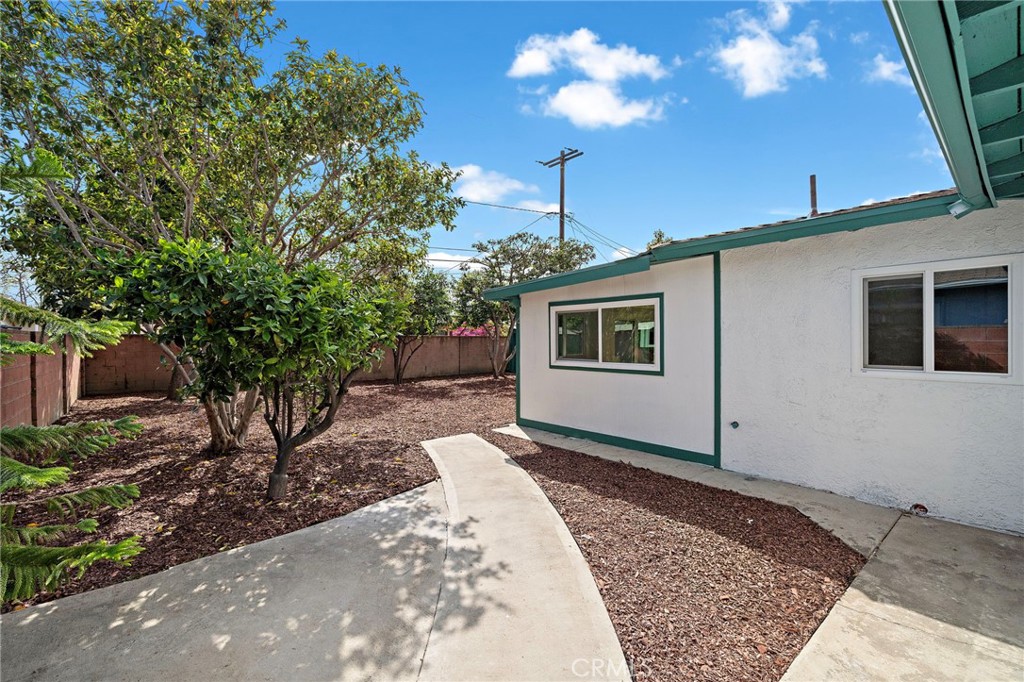 1410 W Camden Place