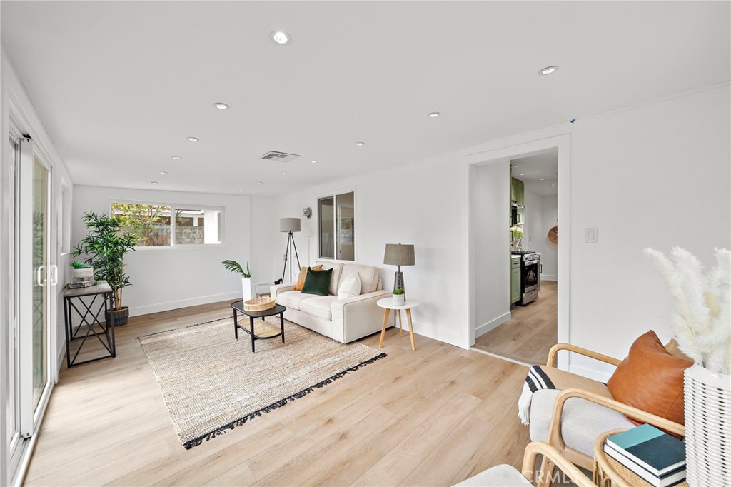 1410 W Camden Place