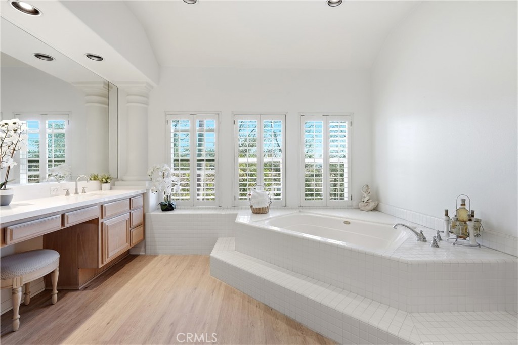 26942 Willow Tree Ln