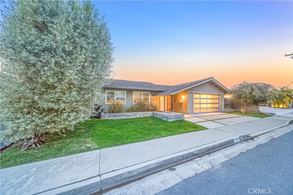 723 Avenida Presidio