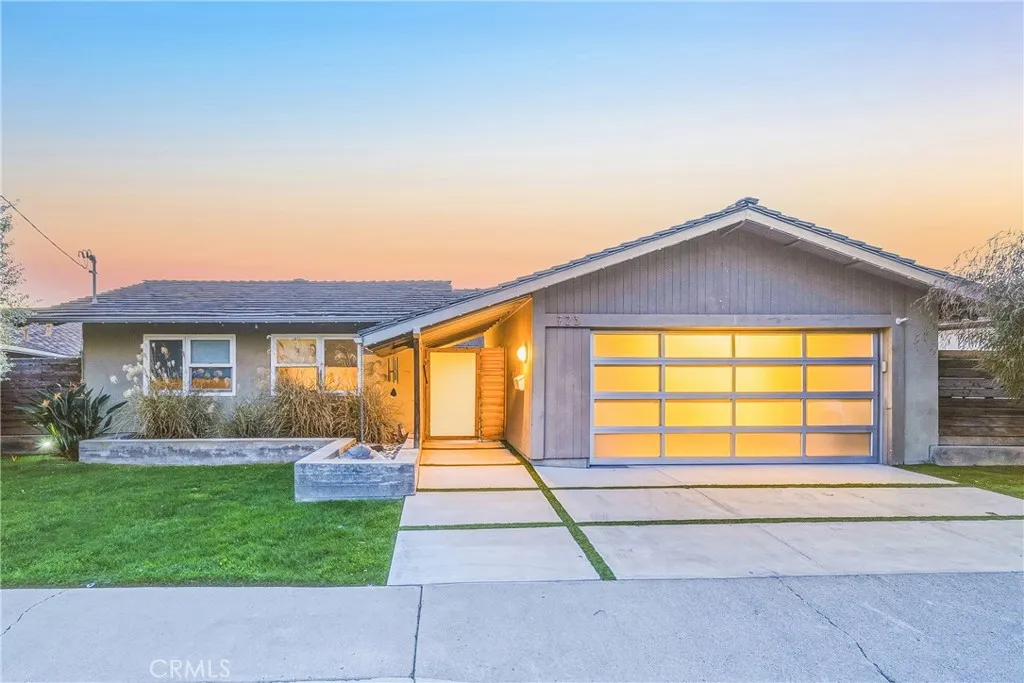 723 Avenida Presidio