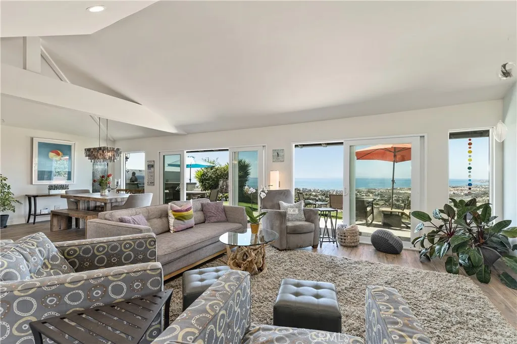 723 Avenida Presidio