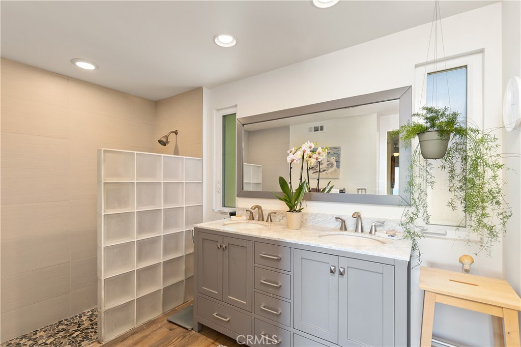 723 Avenida Presidio