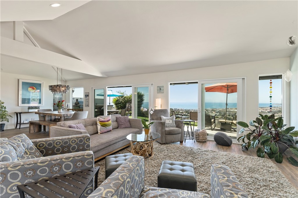 723 Avenida Presidio