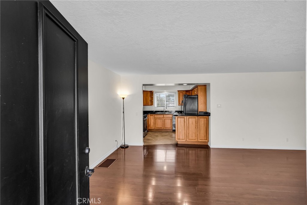 185 Costa Mesa Street B