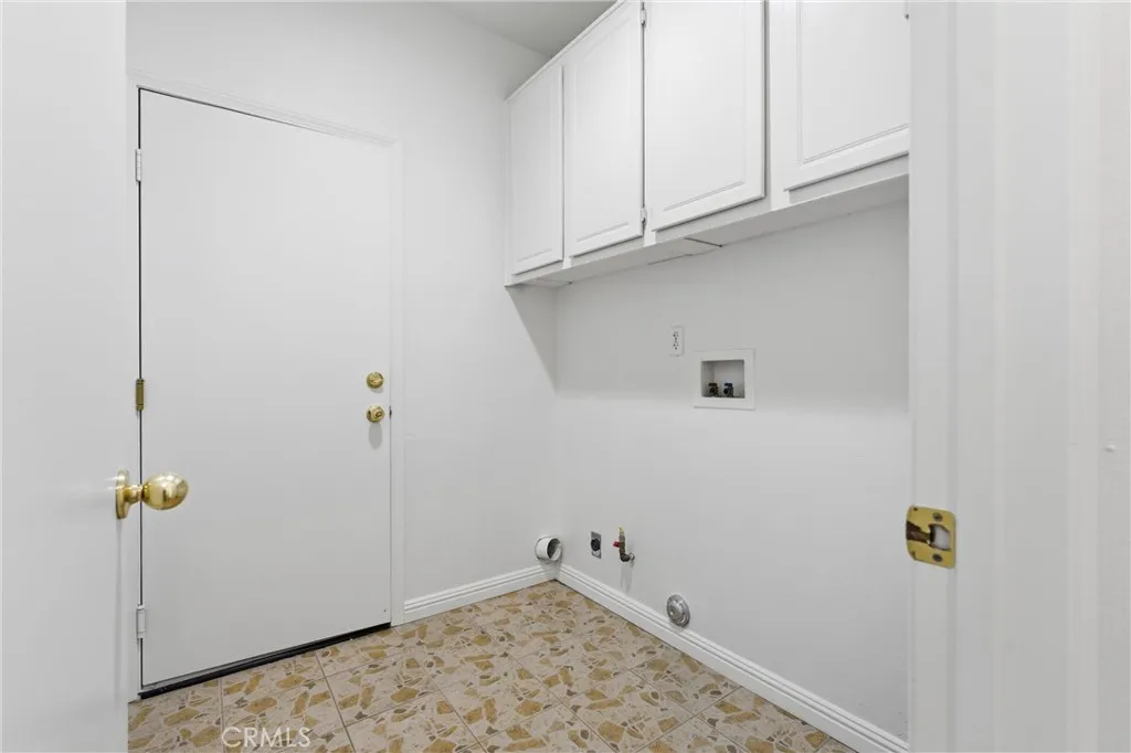 1555 Sutherland