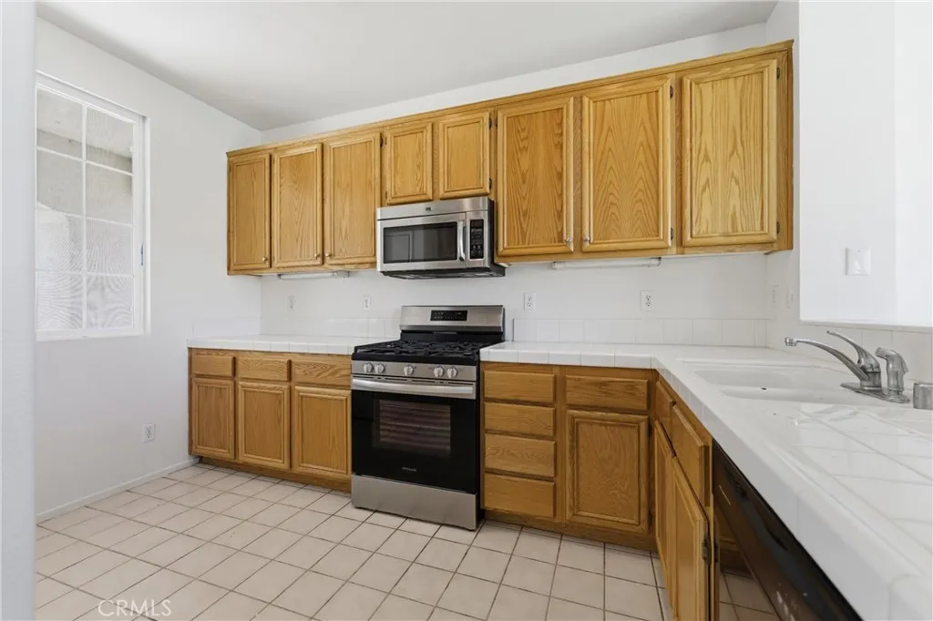 1555 Sutherland